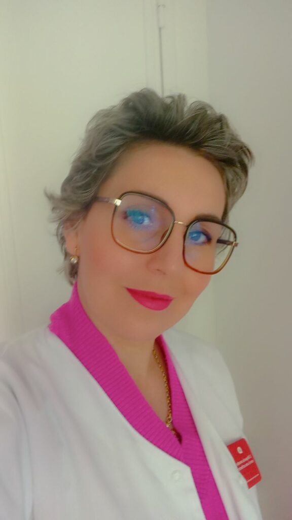 Madame Hakkoum. Votre experte en trichologie clinique